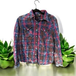 Tinseltown Snap Front Plaid Top Small